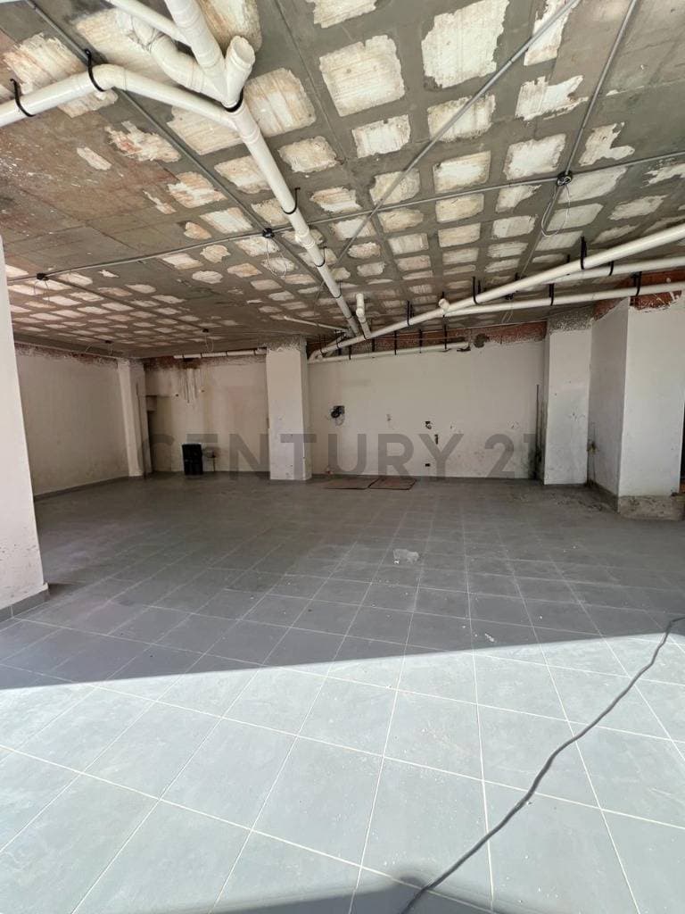 Foto de LOCAL COMERCIAL EN VENTA – VISTA ÁGORA ACHUMANI-HUAYLLANI