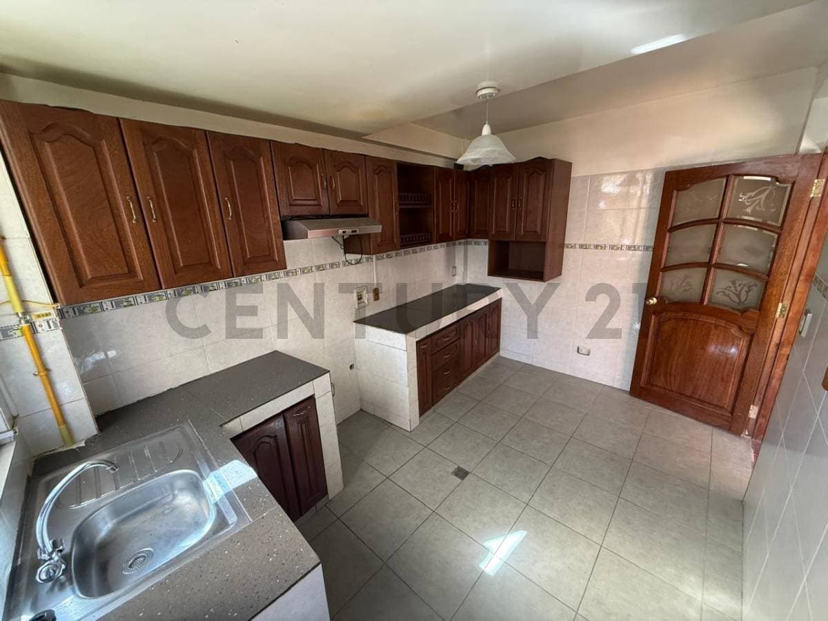Foto de VIVIENDA MULTIFAMILIAR A PRECIO DE TERRENO