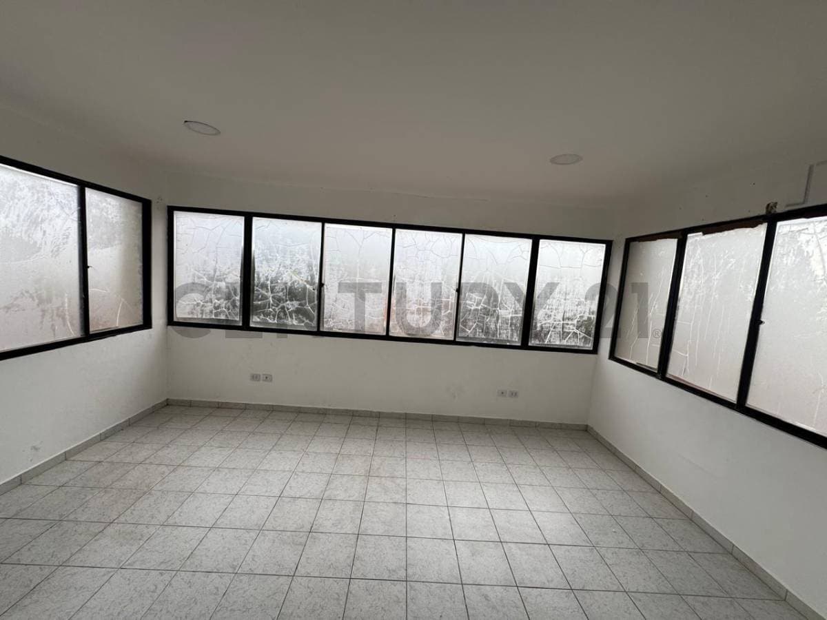 Foto de OFICINA EN ALQUILER – EDIFICIO LEGAL CONSULT