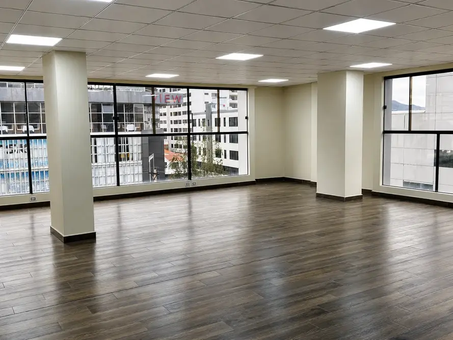 Foto de Local Comercial - Sobre Av. Pando