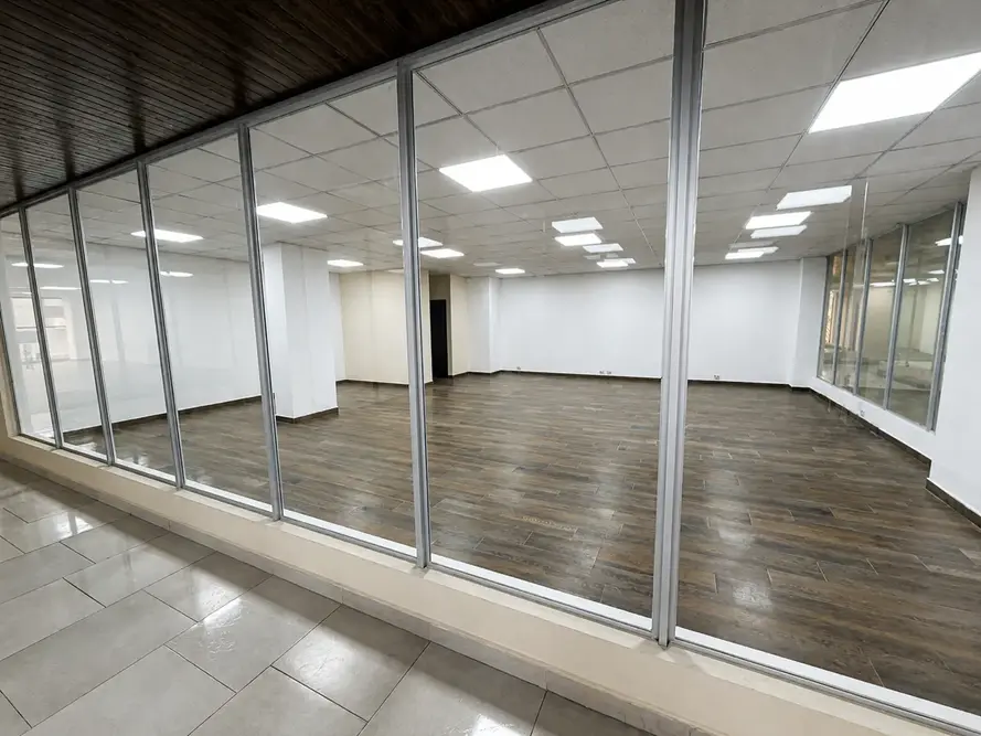 Foto de Local Comercial - Sobre Av. Pando
