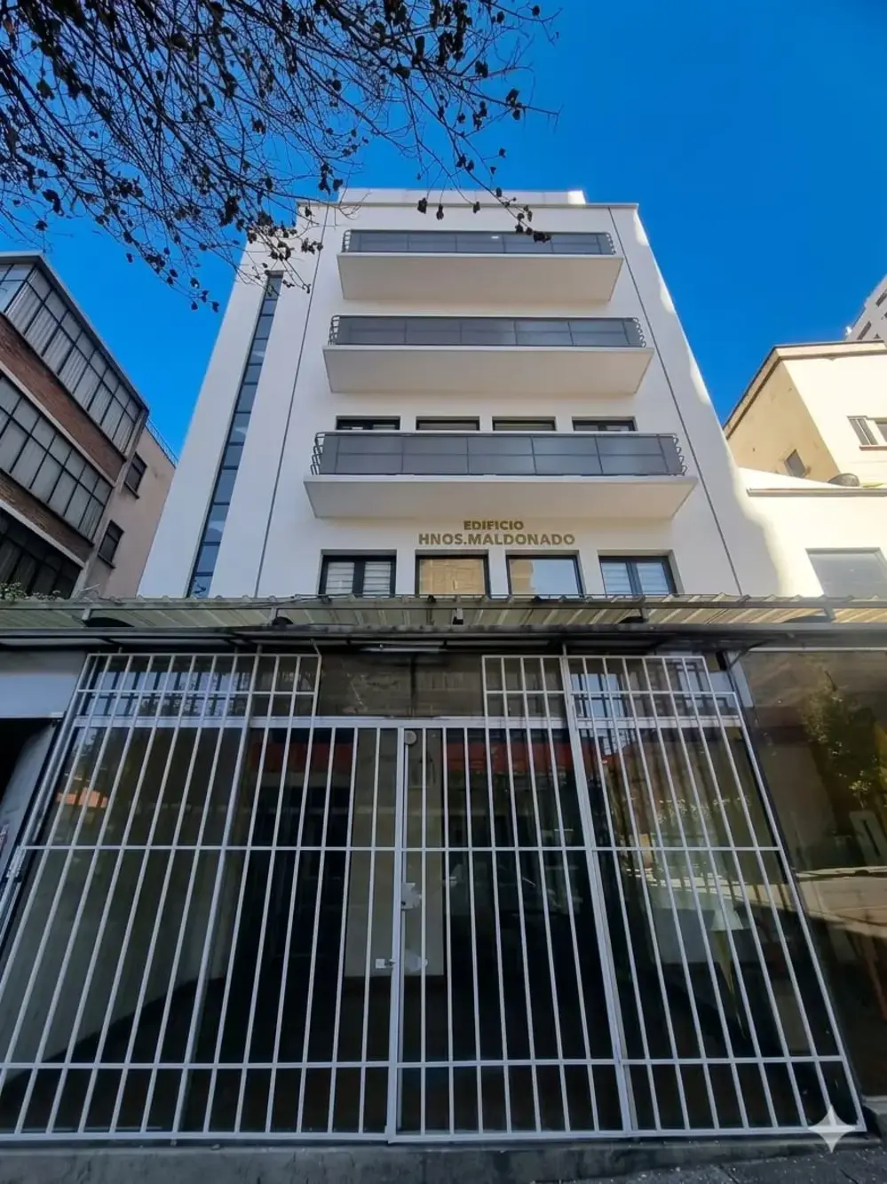 Foto de EDIFICIO CORPORATIVO A LA VENTA