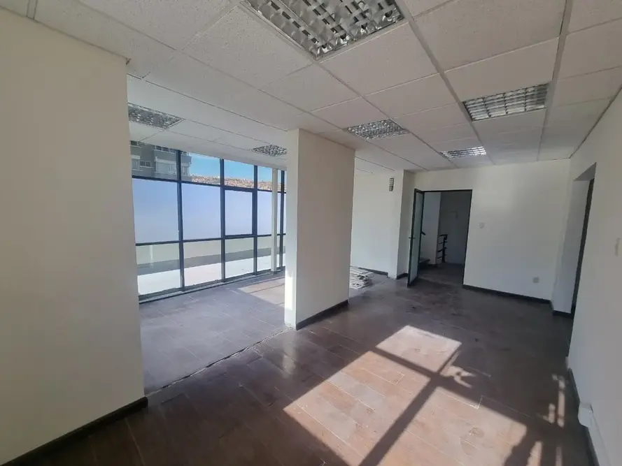 Foto de EDIFICIO CORPORATIVO A LA VENTA